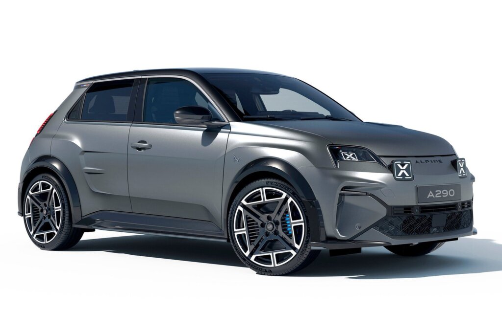 Looks quite fetching in silver. Boxy alloys are interesting.