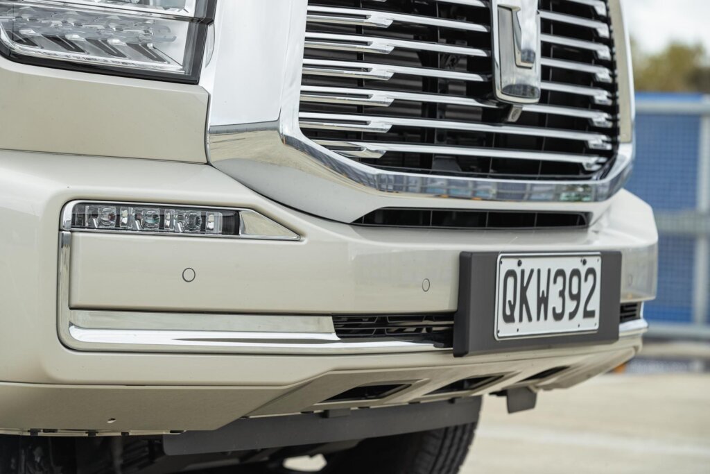 2024 GWM Tank 500 Ultra front magnificent grille detail