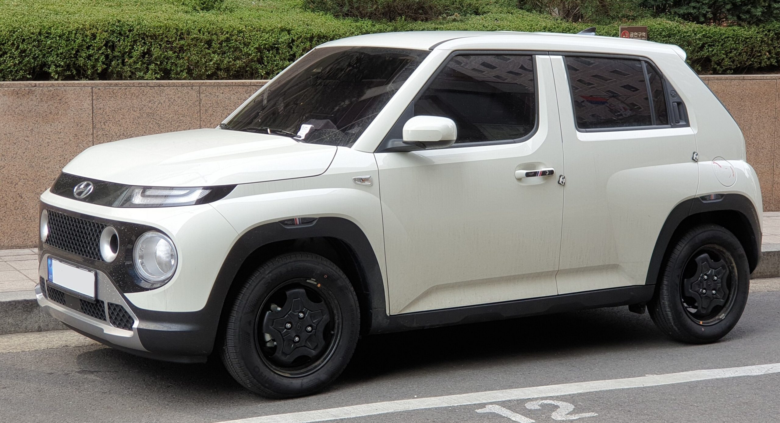 This is the petrol Casper from which the Inster takes its styling cues.