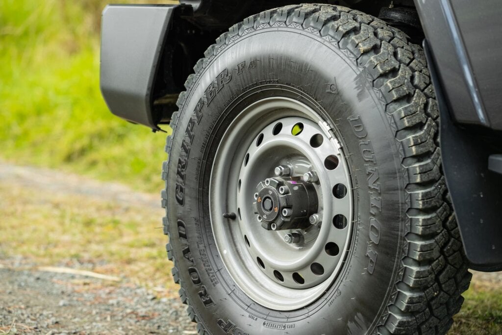 Close up of a wheel and hub locker on the Toyota Land Cruiser 70 LT
