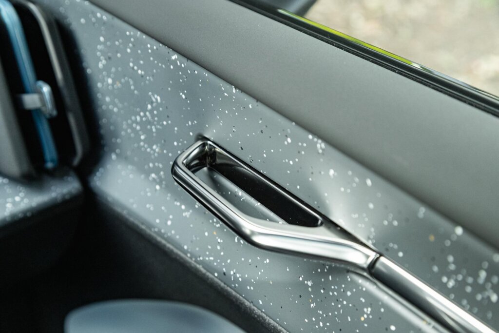 Door handle in the Volvo EX30 2024