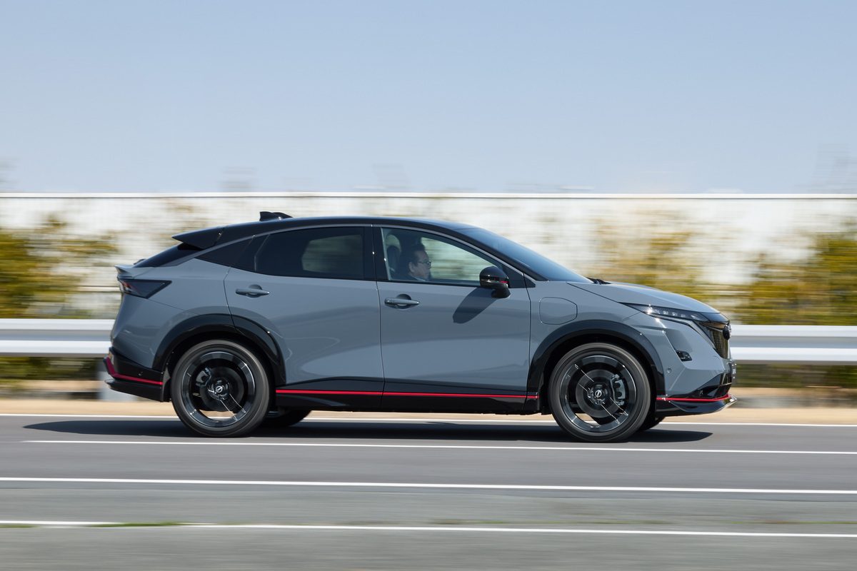 Test driver gives Nismo Ariya a punt on track.