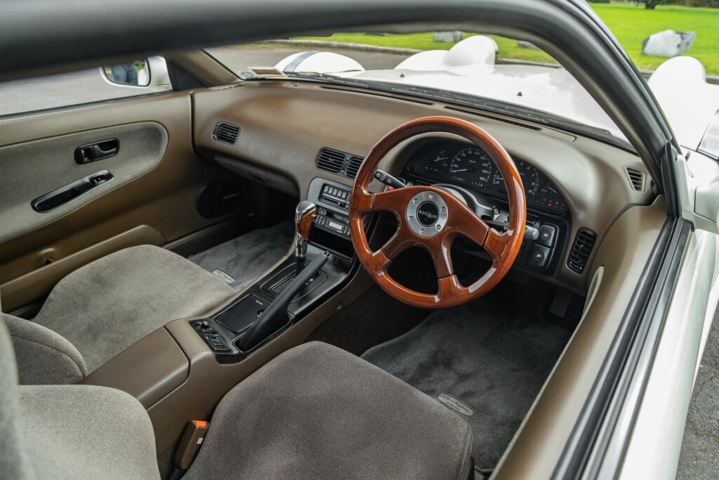 Front interior in the 1990 Mitsuoka Le-Seyde