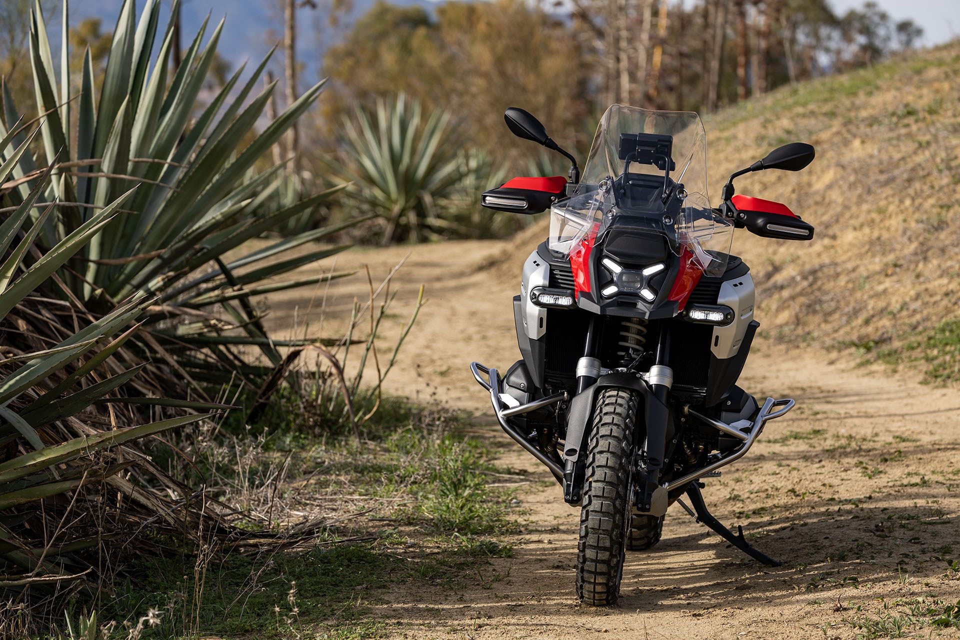Frontal shot of R 1300 GSA shows off its girth.