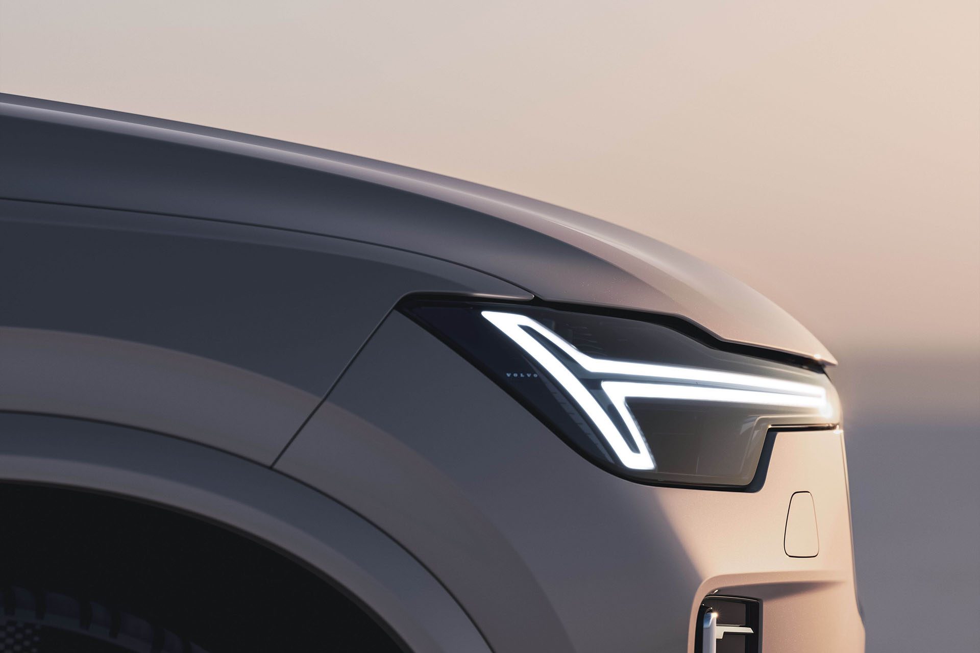 Still with the Thor's hammer headlamp design.