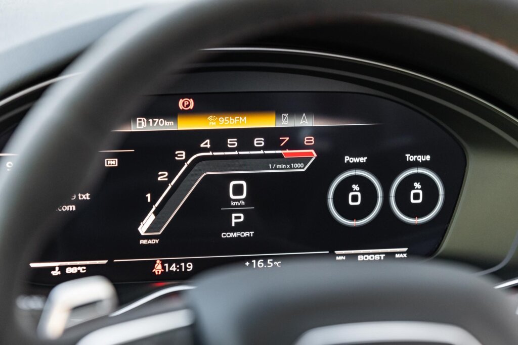 Driver display screen of the RS4