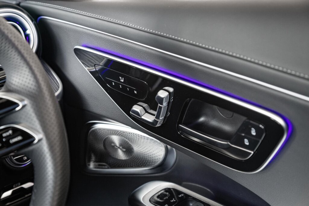 2024 Mercedes-Benz CLE 300 seat adjustment buttons