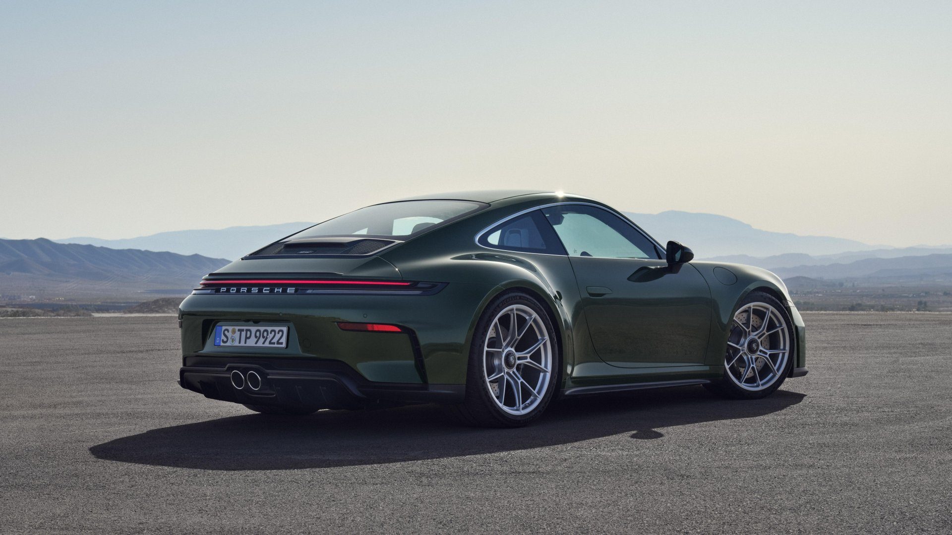 Big wheels look just right on GT3.