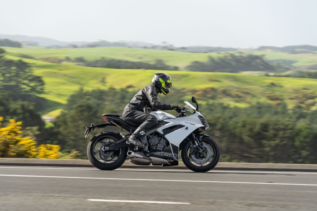 Triumph Daytona 660 LAMS bike, taking a corner