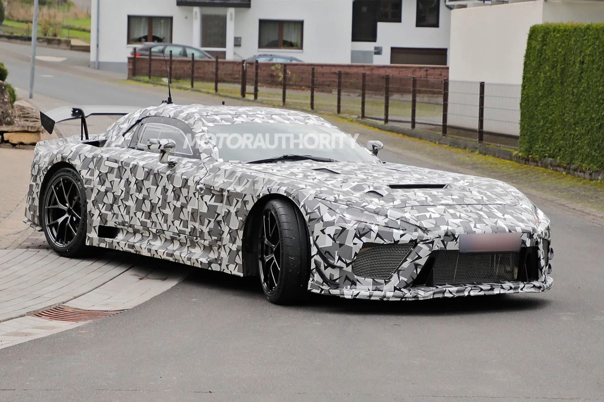 This is the forerunner to the production version of the Lexus LFR.