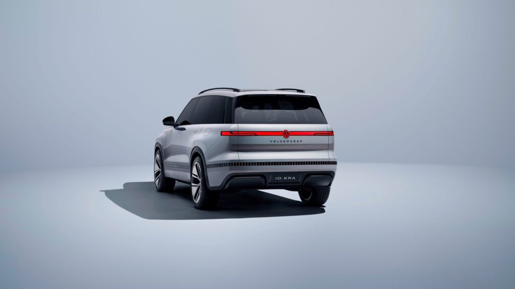 And the rear shot of the same vehicle.