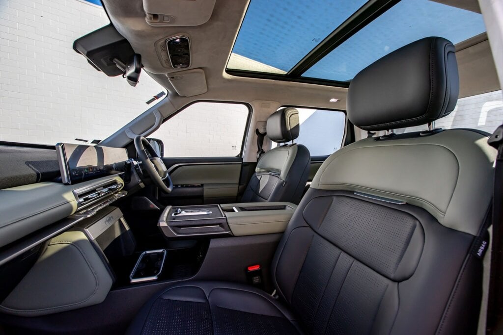 A panoramic roof even!