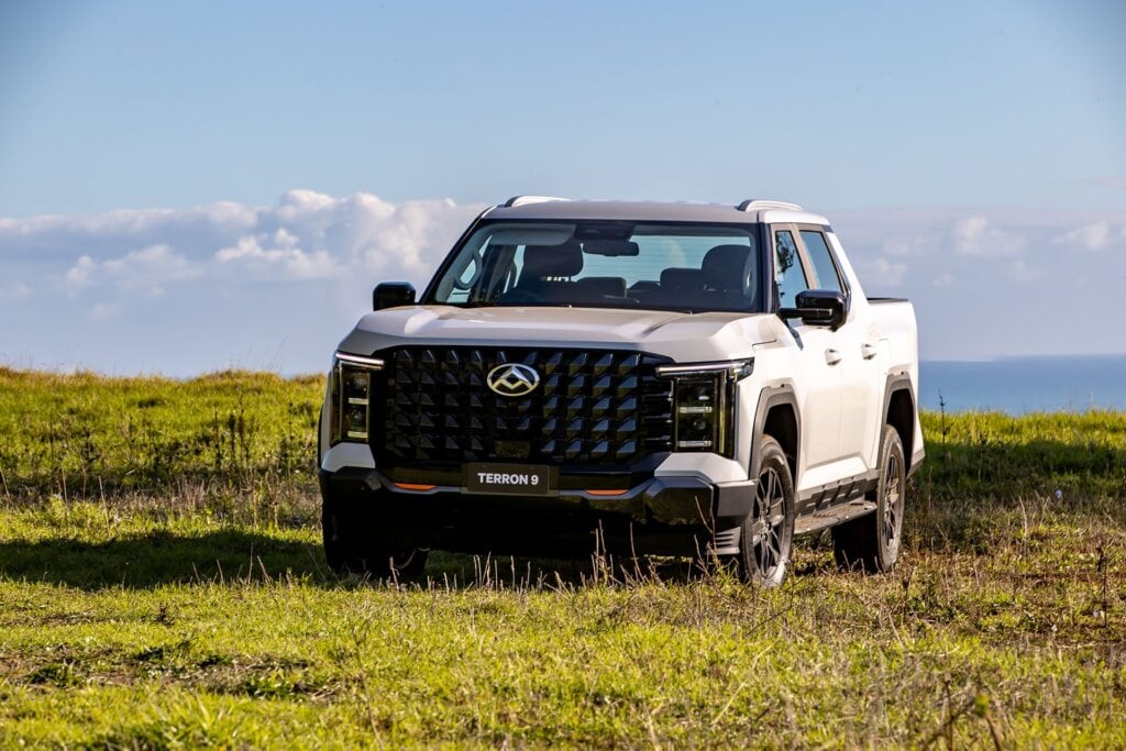 All business with that bluff front end.