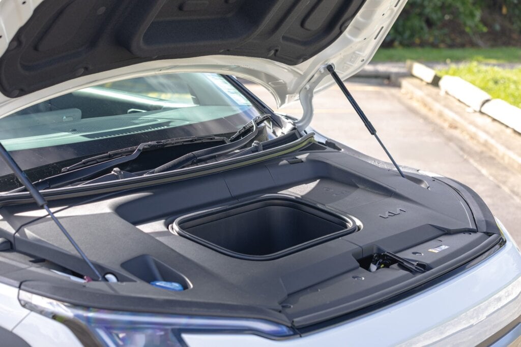 Frunk with 25L handy for guff.