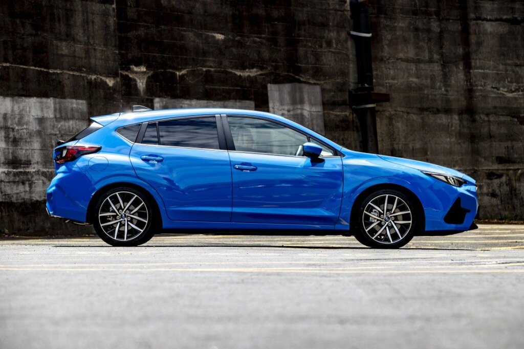 Thi is the Subaru Impreza in profile.