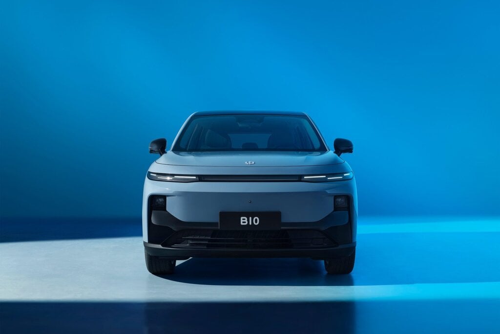 Quite a neat clean frontal look for B10.