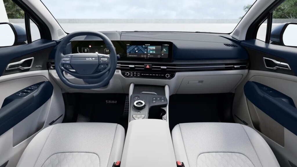 Widescreen layout very clean and well integrated in new Sportage.