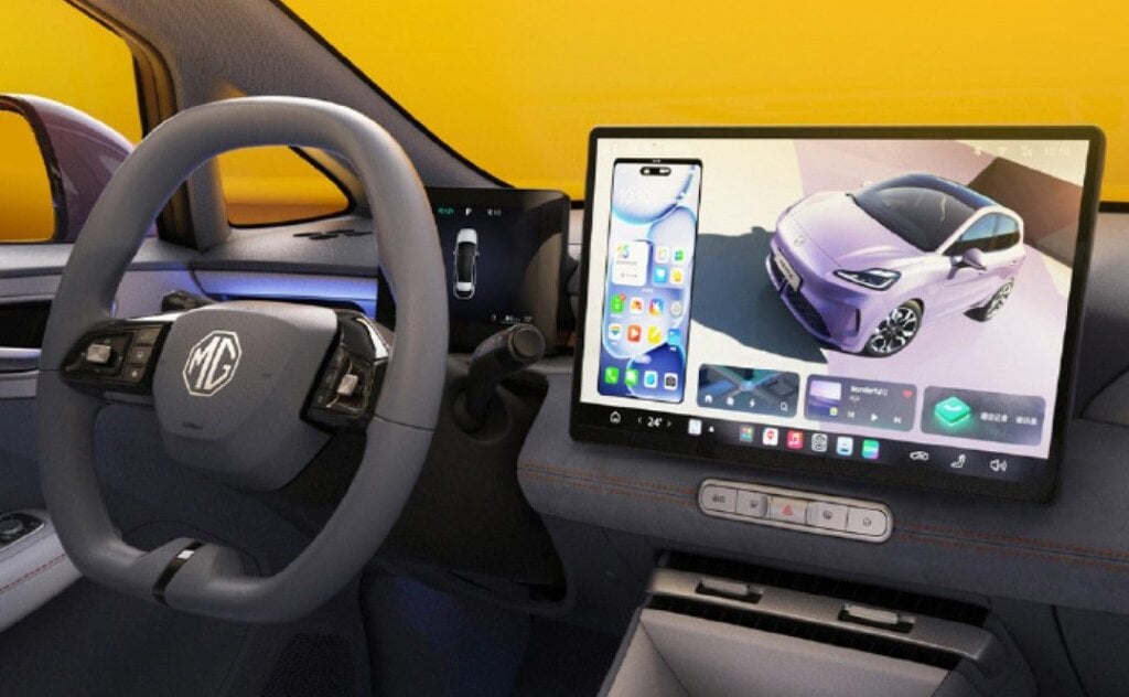 Bigger central screen, now floating.