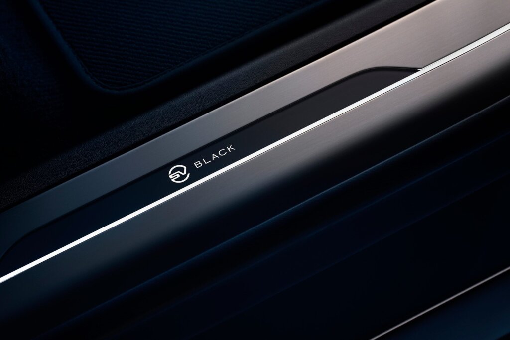 Nice details work on the RR Sport SV Black, as you'd hope.