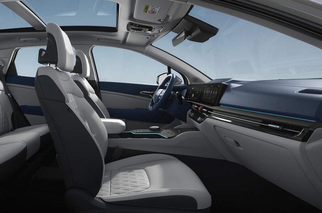 New Sportage has a tidy, well thought out interior with good quality components.