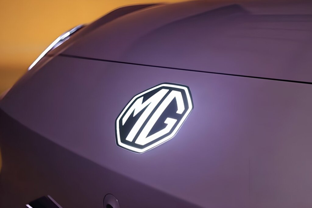 Illuminated badge up front for the new MG4.