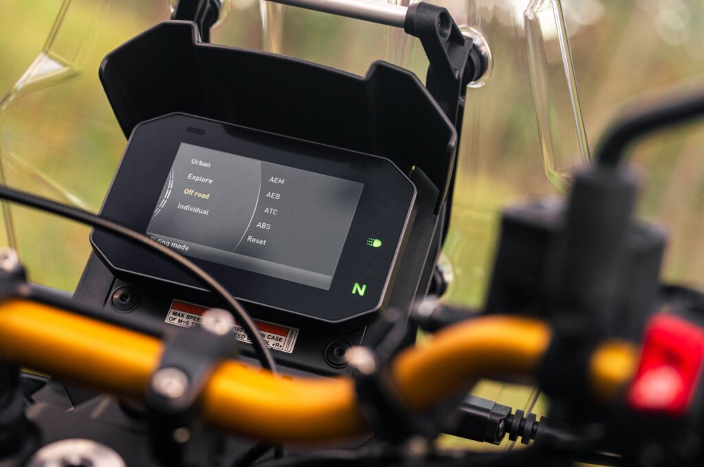 Large well protected TFT screen with good legibility.