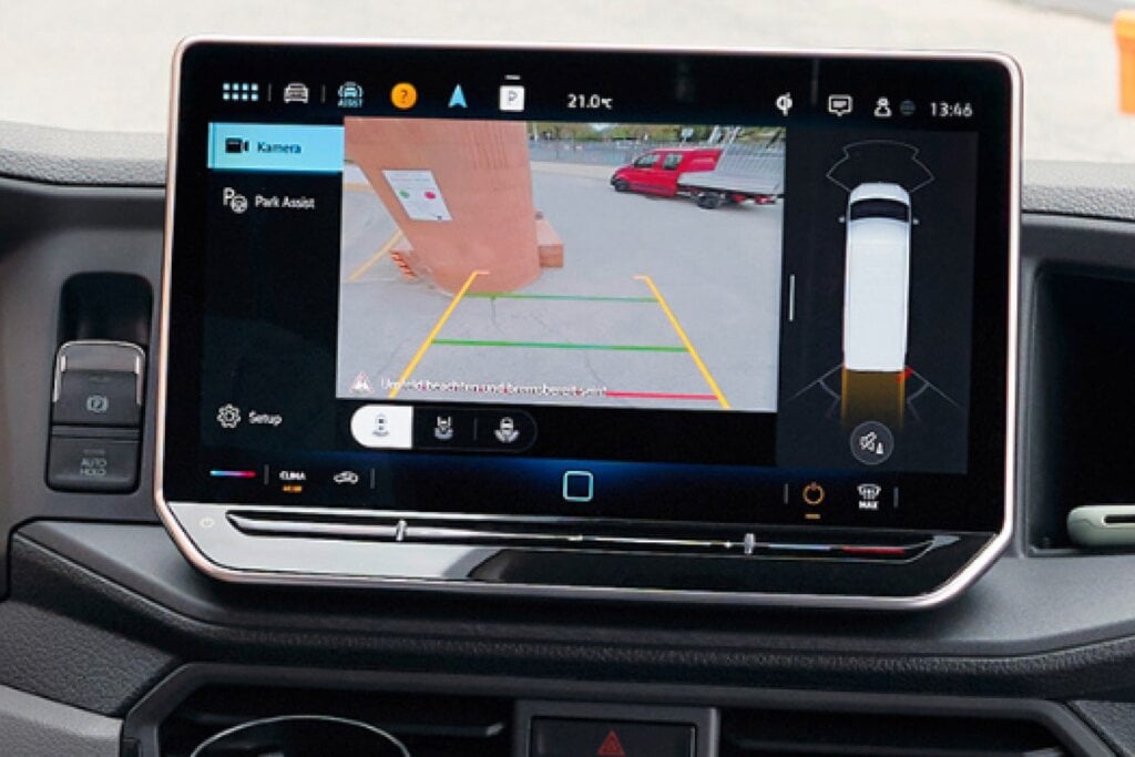 A bigger central touchscreen brings more convenience.
