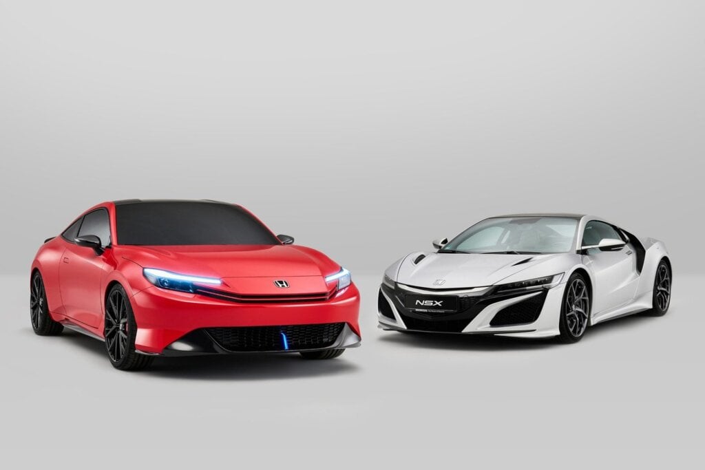 The final thing looks amazingly similar to the concept car, pictured here alongside NSX.