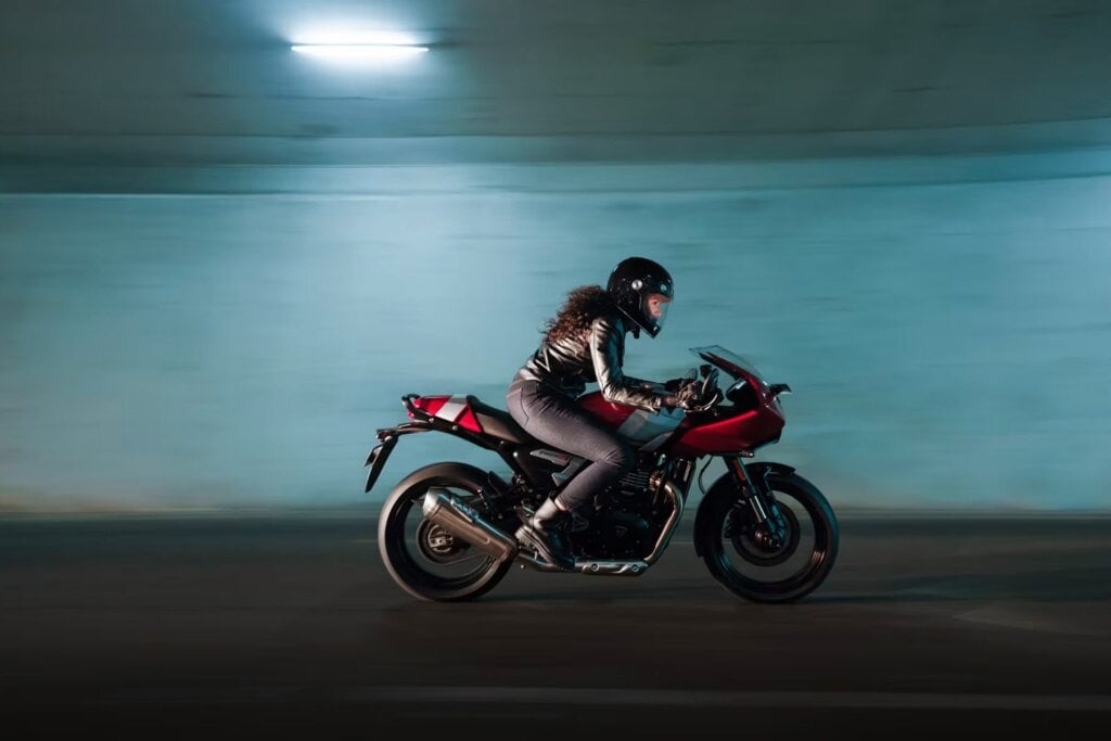 Leaning forward to make it seem quicker. Good look but.