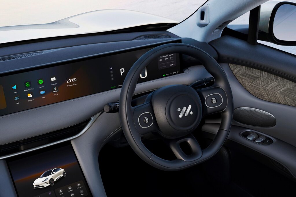 Attractive widescreen layout here with simple wheel controls.