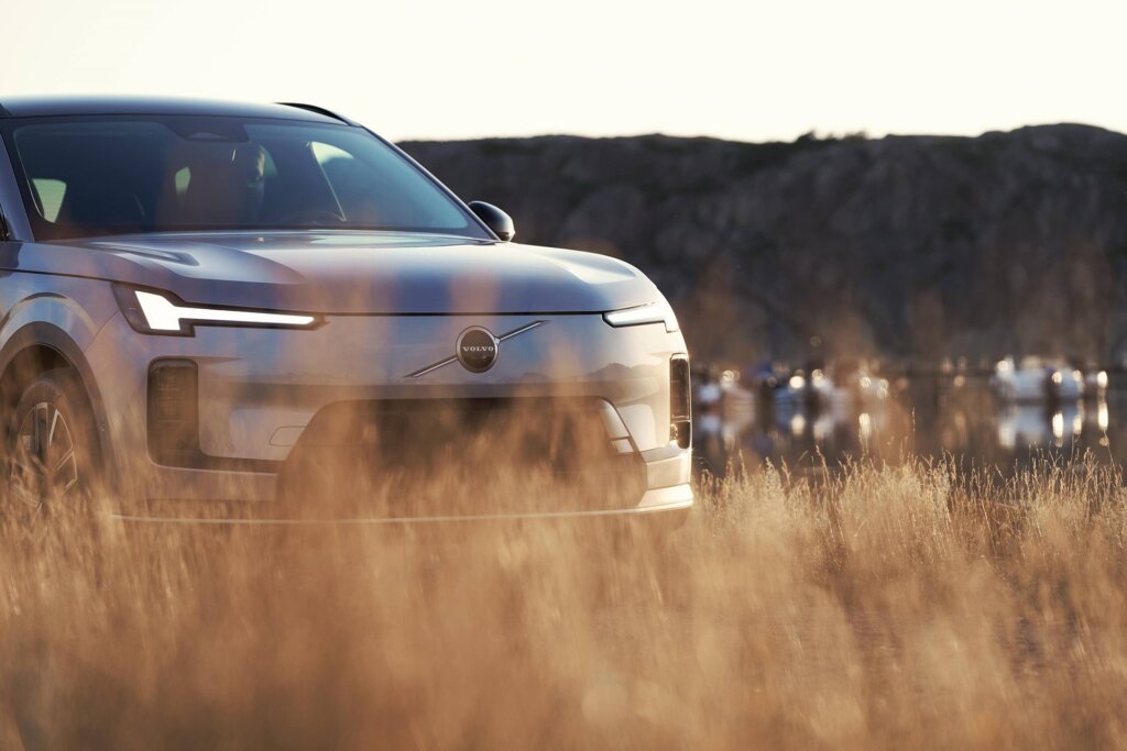 Thor's hammer lights, naturally. Evidently there is a moose design up front, the horns evident either side.