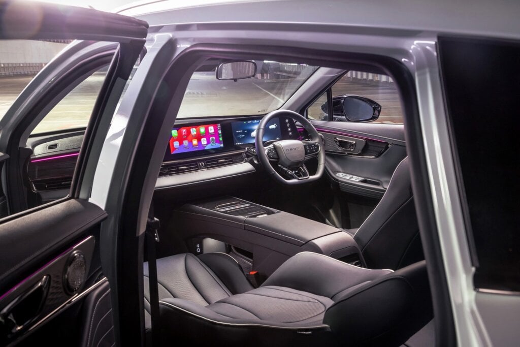 Easy smartphone integration by the look of it.