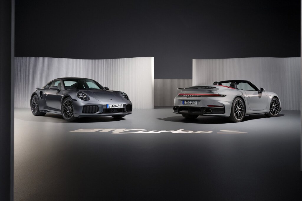 Here they are both, Turbo S Coupe and Cabriolet.