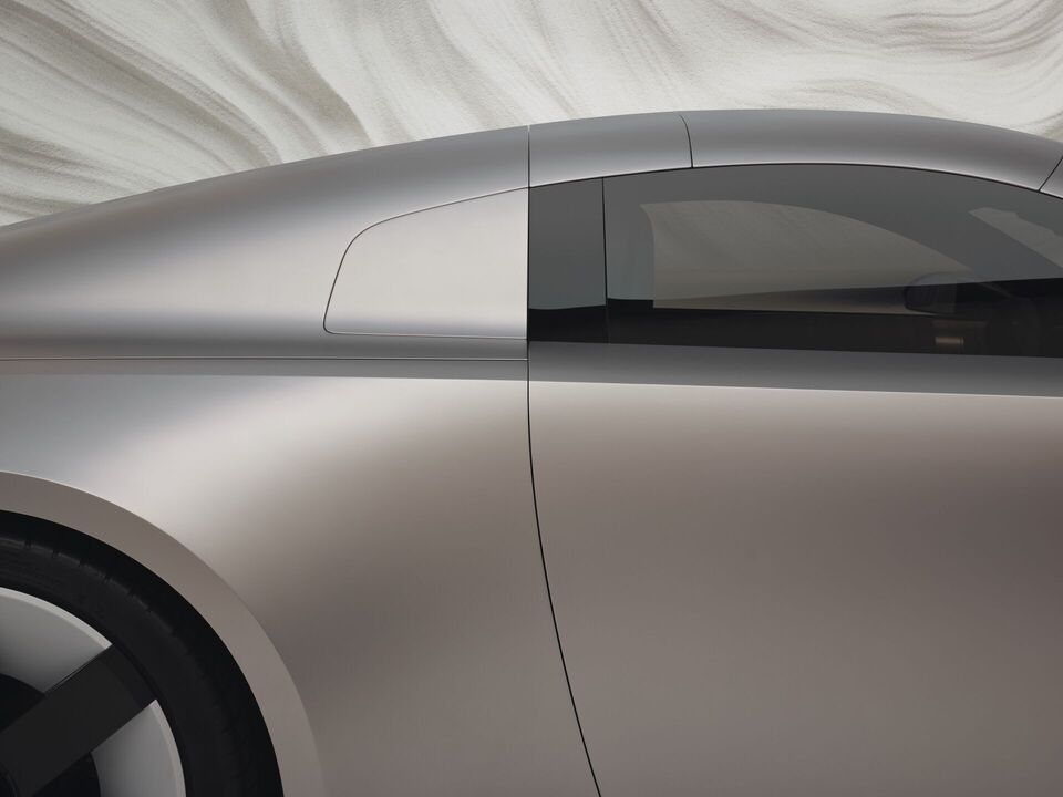 Interesting B pillar with what looks to be a glass panel filled by aluminium.