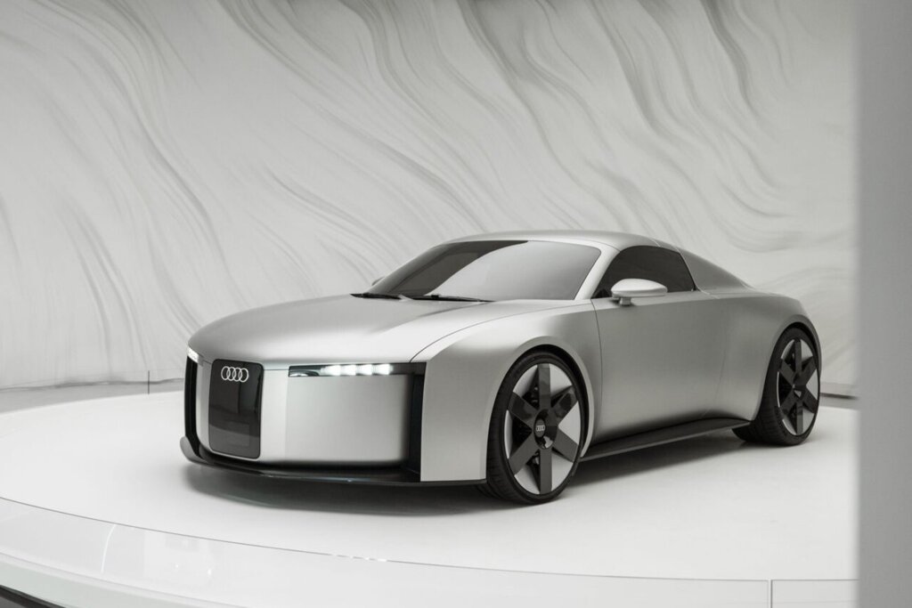 Rather allurging from this angle with big wheels, tiny glasshouse, slab door, curvy hips and bluff front end.