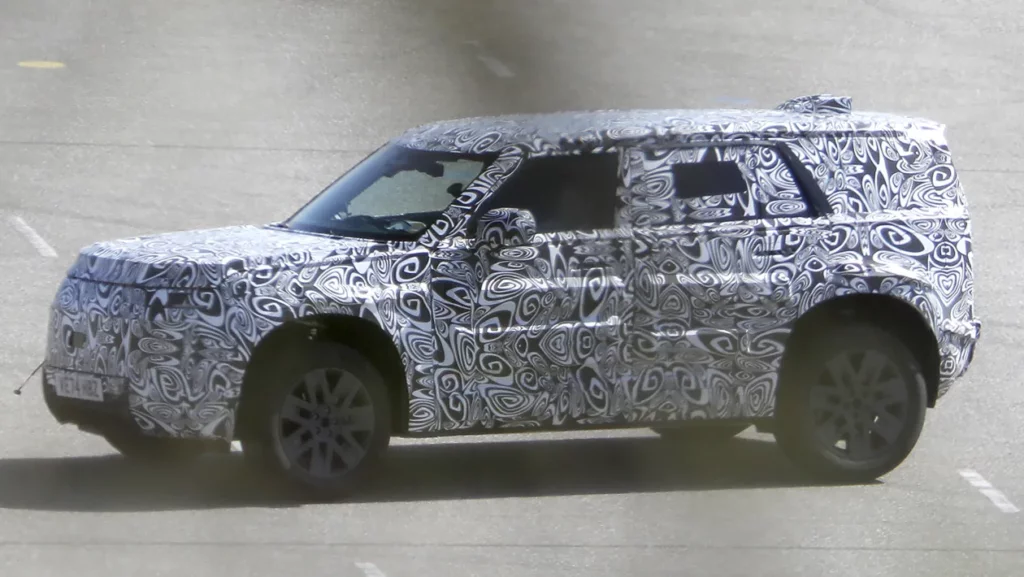 Anyhow, at 4.6m long and 2m wide, this will be so popular for those who couldn't step up to larger Defenders.