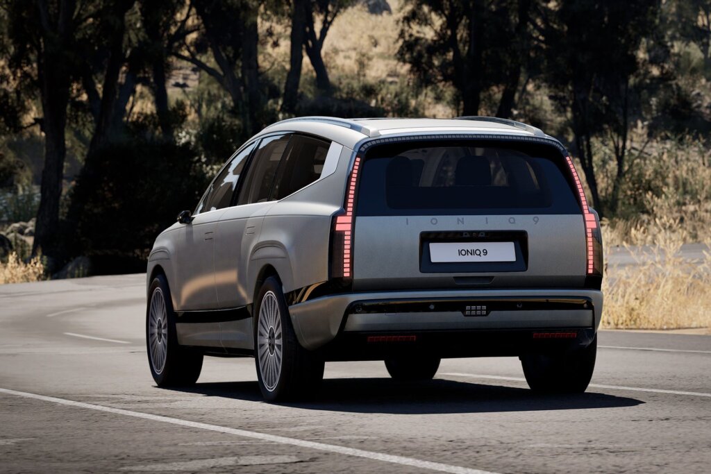 Hard to miss those lights, a good safety aspect of Ioniq 9.