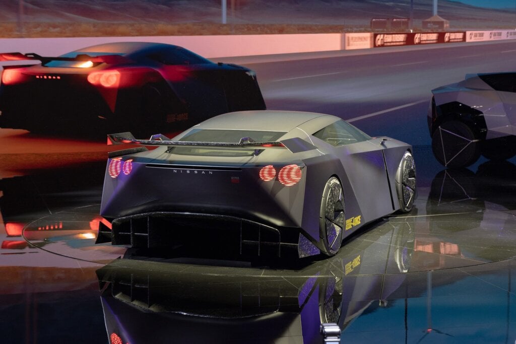 The quartet of rounded tail lights is the GT-R signature rear look.