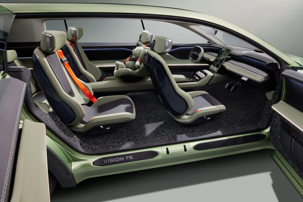 The three-row layout of the Vision 7S.