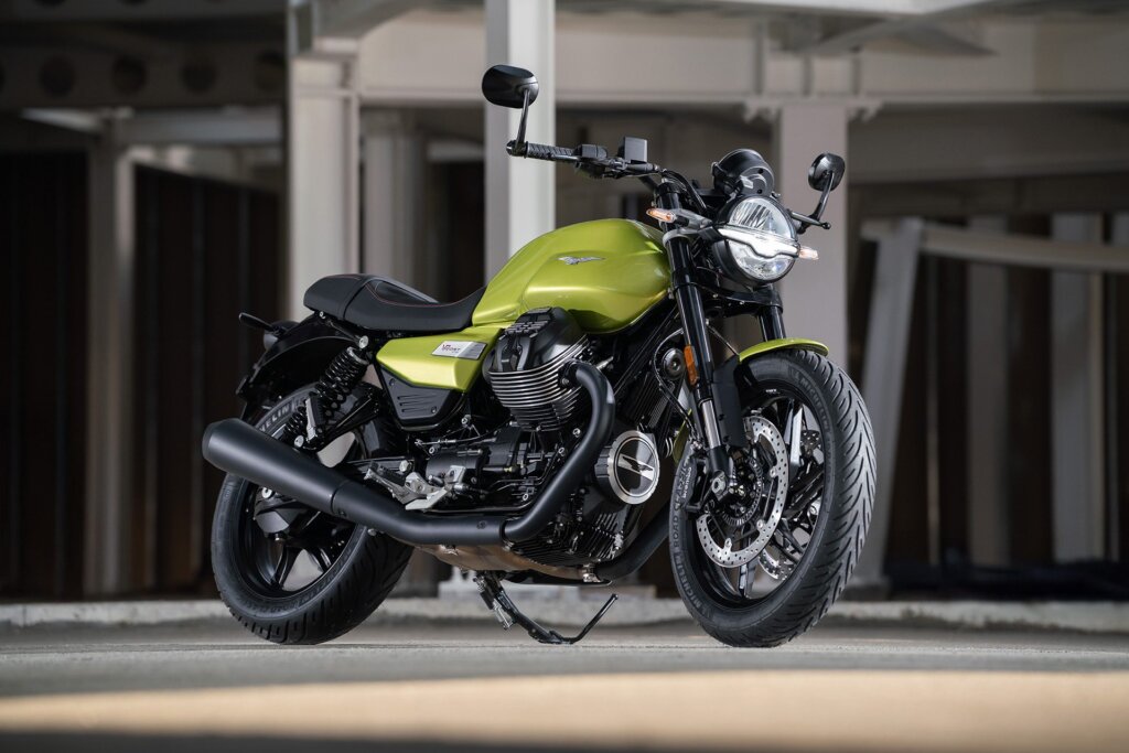 Sport model in green, featuring twin discs.