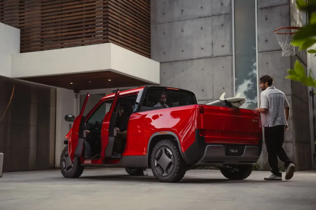 Surf boards up to 8 feet long can go within the tray if you activate the long load facility.