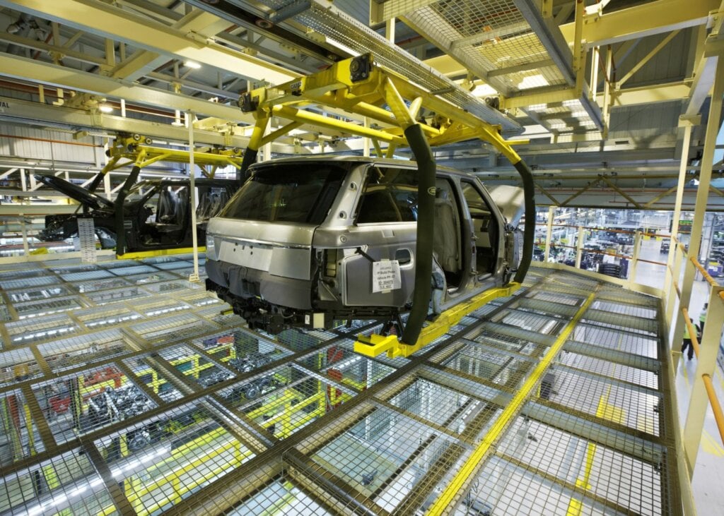 Range Rover going down the line when it was running.