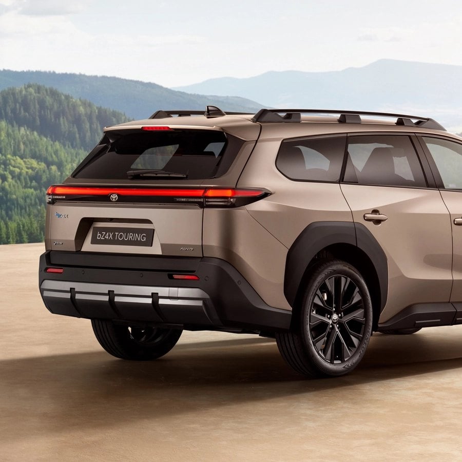 BZ4X Touring rear