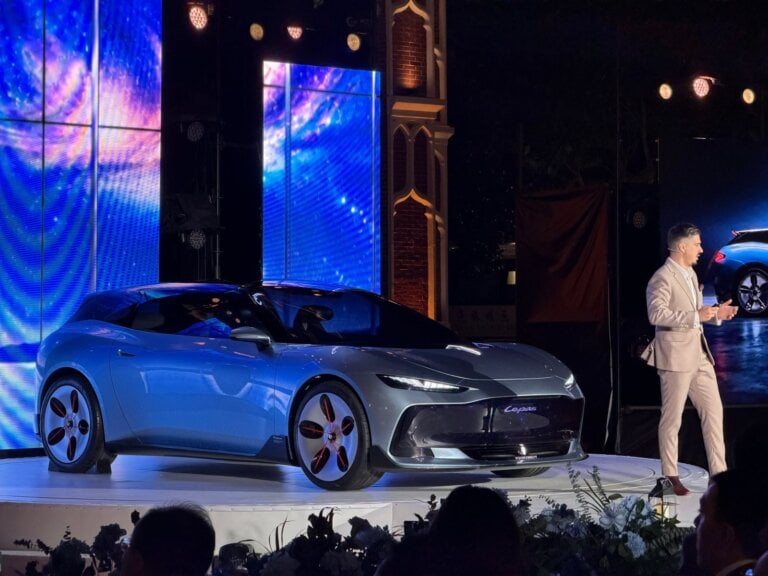Lepas Aura wagon concept on stage at its reveal in Wuhu, China